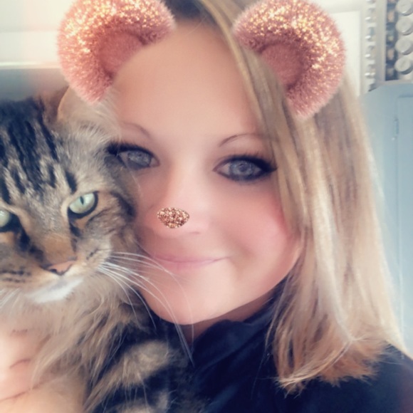 Meet your Posher, September - Picture 2 of 2